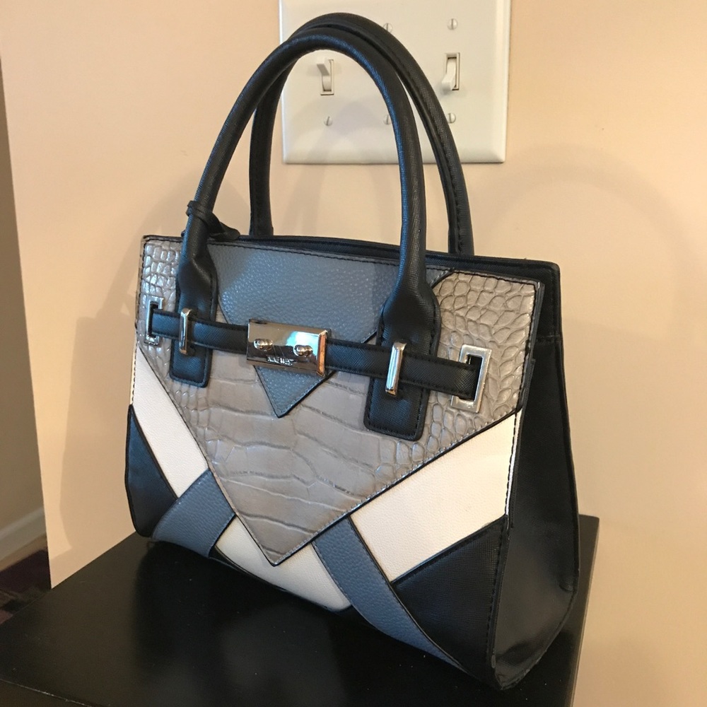Nine West purse